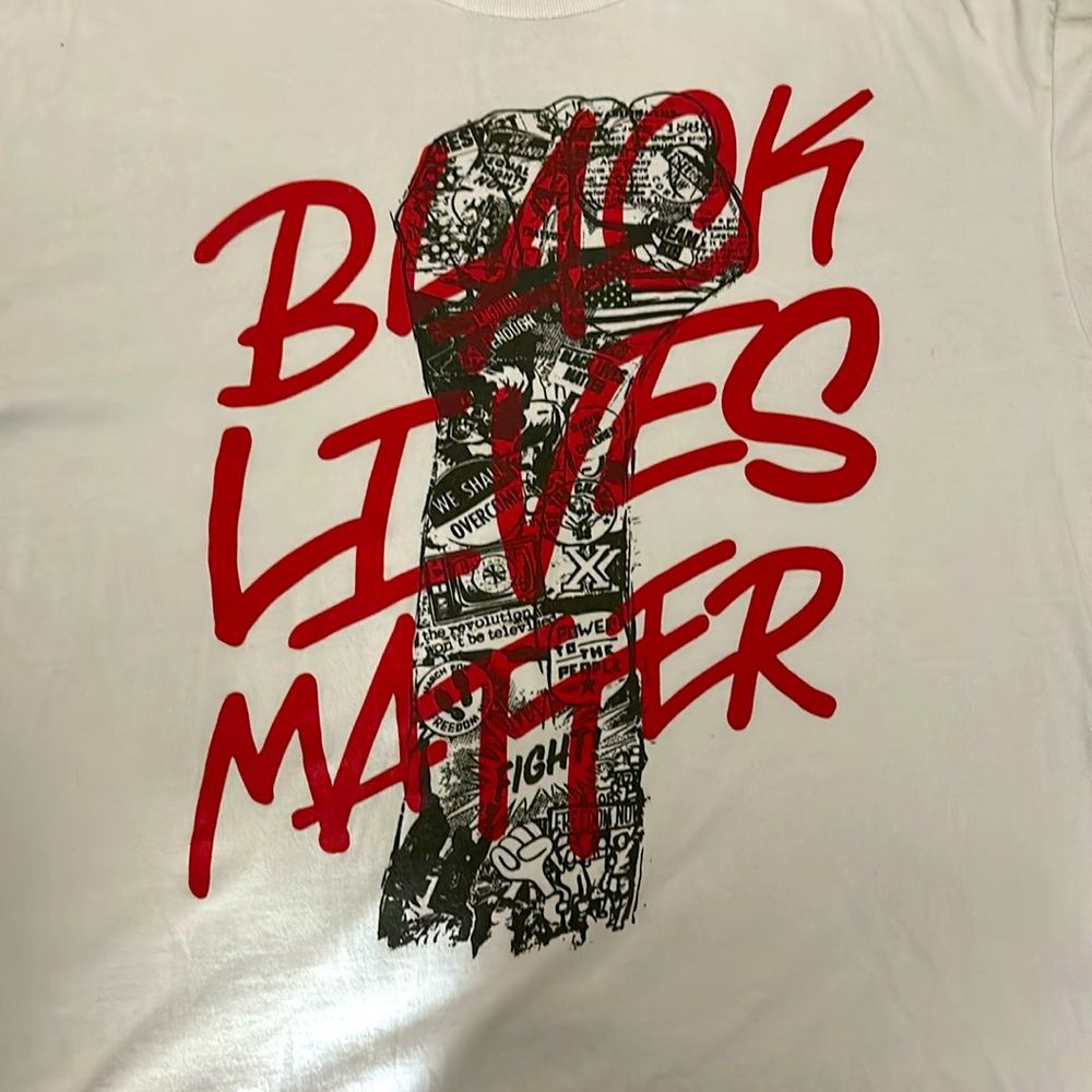 Black Lives Matter T-shirt - Picture 2 of 3